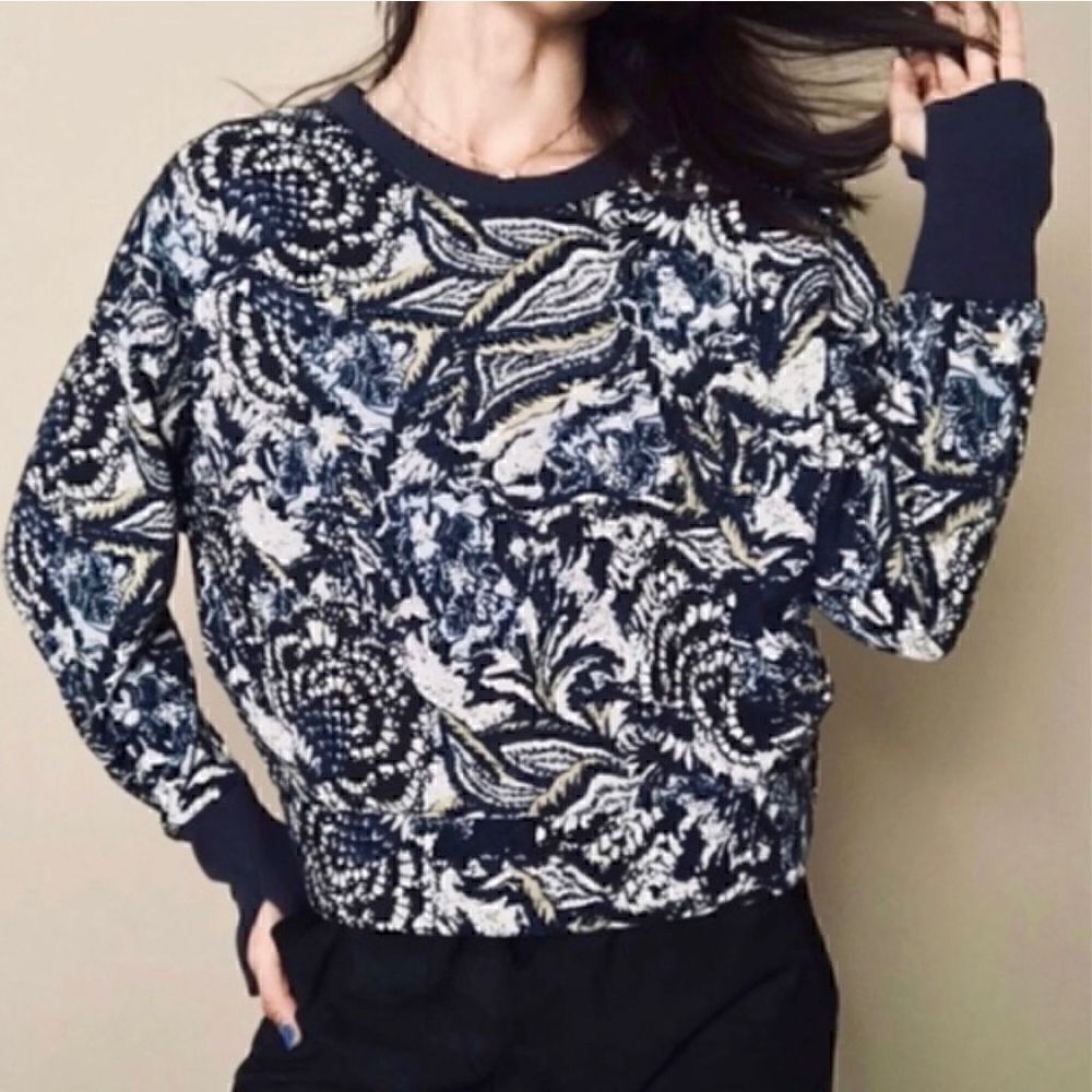Joie cropped thumbhole sweatshirt medium